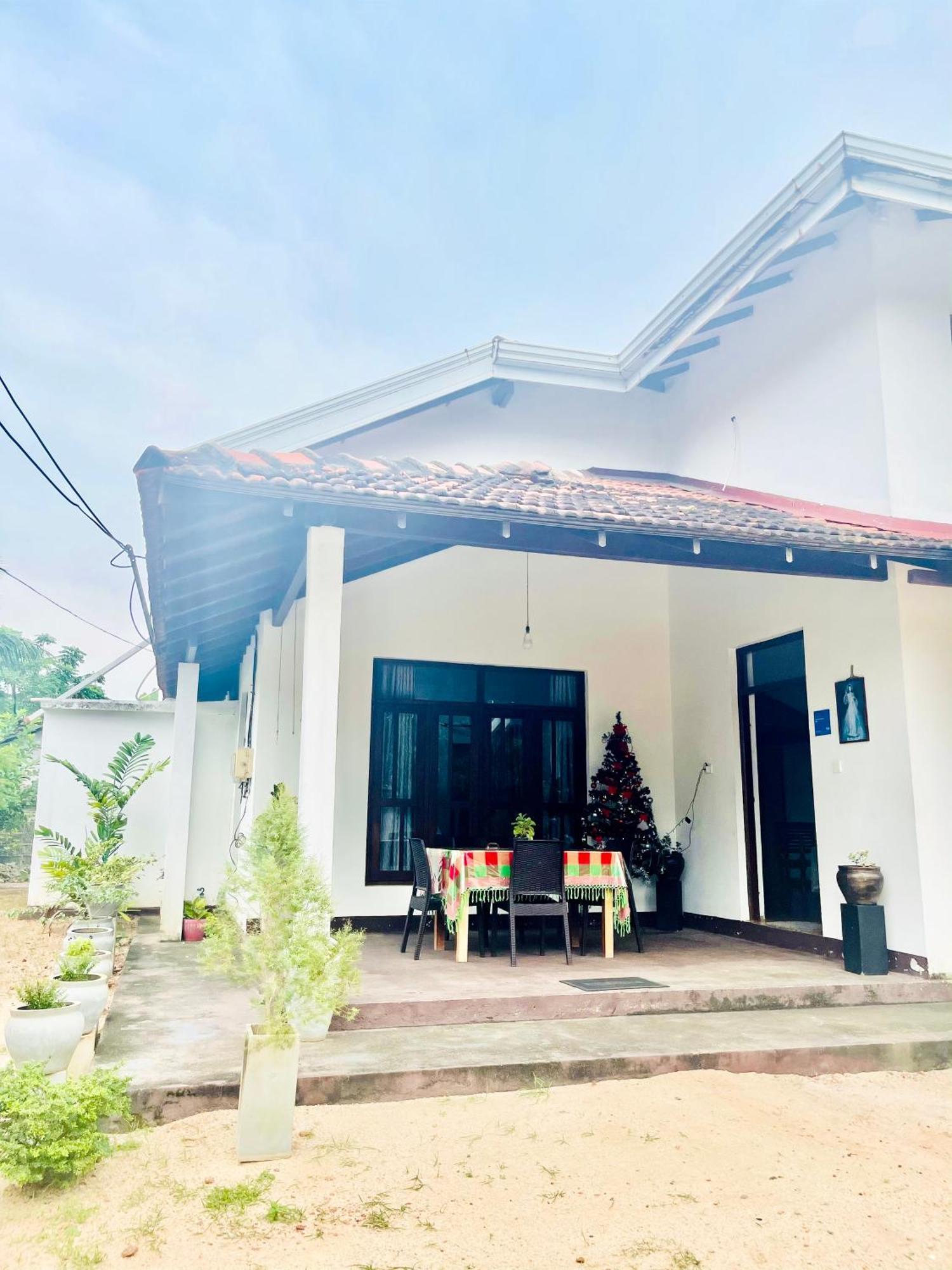Sebastian Family Villa Negombo Exterior foto