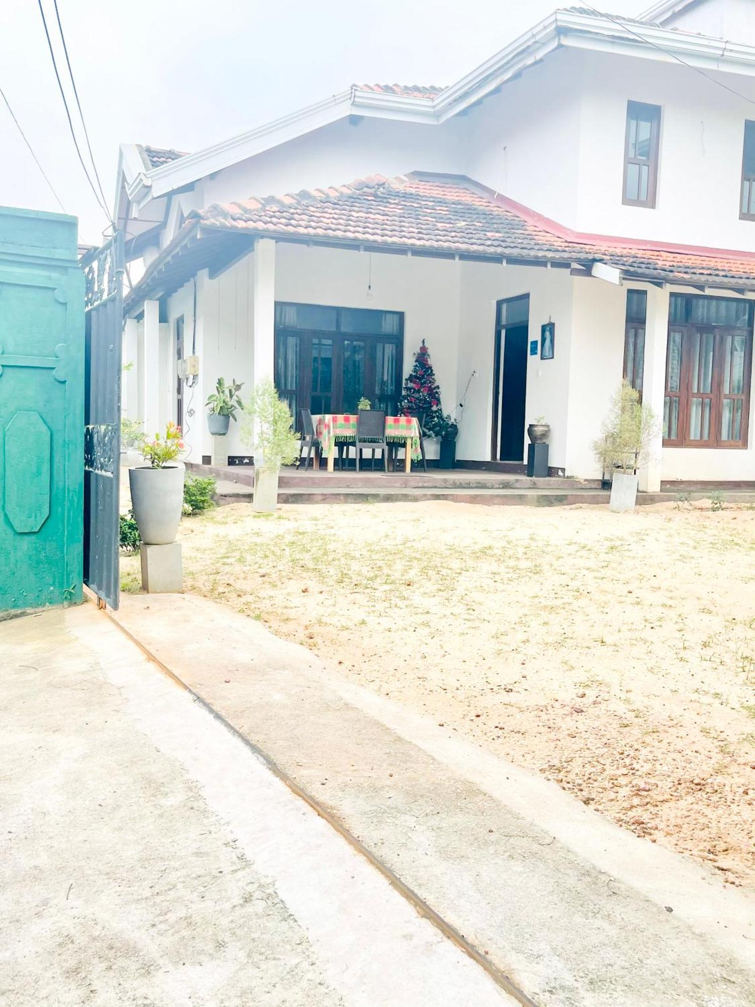Sebastian Family Villa Negombo Exterior foto